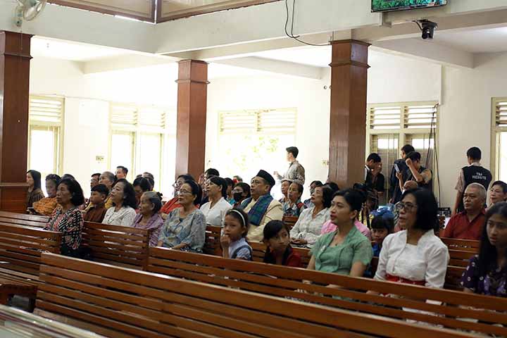 galeri, Riyaya Unduh-Unduh Tahun 2024 di GKJ Induk, gereja kristen jawa, gkj, gkj baki, gereja kristen jawa baki, baki, sukoharjo, gkj klasis sukoharjo, klasis sukoharjo, klasis, sinode gkj, sinode 
